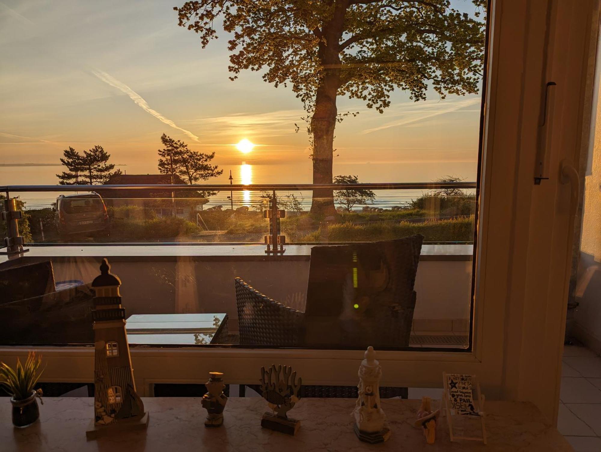 Panorama-Meerblick Am Scharbeutzer Strand エクステリア 写真